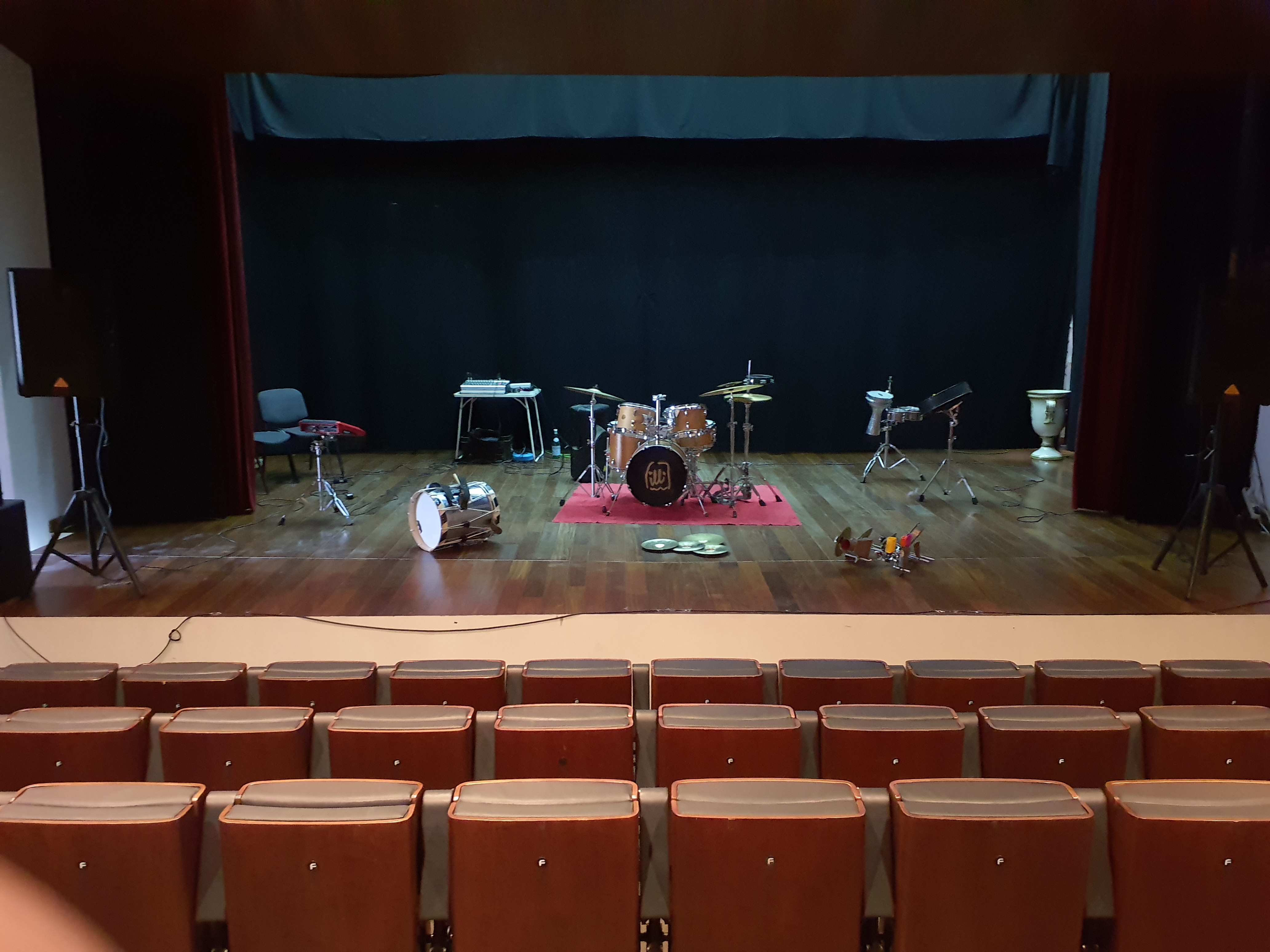 Los instrumento en el escenario